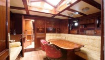 SINCERITY -  Salon and Dining 2